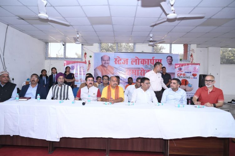 उत्तर विधायक पुरंदर मिश्रा  के करकमलों से आत्मानंद उत्कृष्ट विद्यालय में स्टेज का लोकार्पण