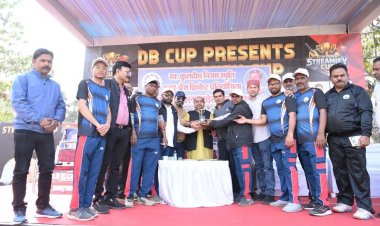 प्रेस क्लब खेल मड़ई–2026 में रोमांच अपने चरम पर, पुरंदर मिश्रा की रही गरिमामयी उपस्थिति