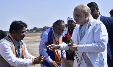 केन्द्रीय गृह मंत्री  अमित शाह का जगदलपुर के मां दंतेश्वरी एयरपोर्ट में आत्मीय स्वागत-सांसद महेश कश्यप