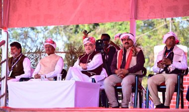 स्कूली बच्चों की प्रस्तुति से प्रभावित हुए केंद्रीय गृह मंत्री श्री शाह , ताली बजाकर बढ़ाया उत्साह