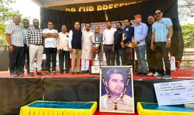 पियूष मिश्रा ने विजेता टीम को किया सम्मानित, आयोजन की भव्यता की सराहना