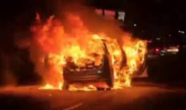 CG – यूथ कांग्रेस नेता के घर के बाहर खड़ी दो कारों में लगी भीषण आग, जताई जा रही ये आशंका