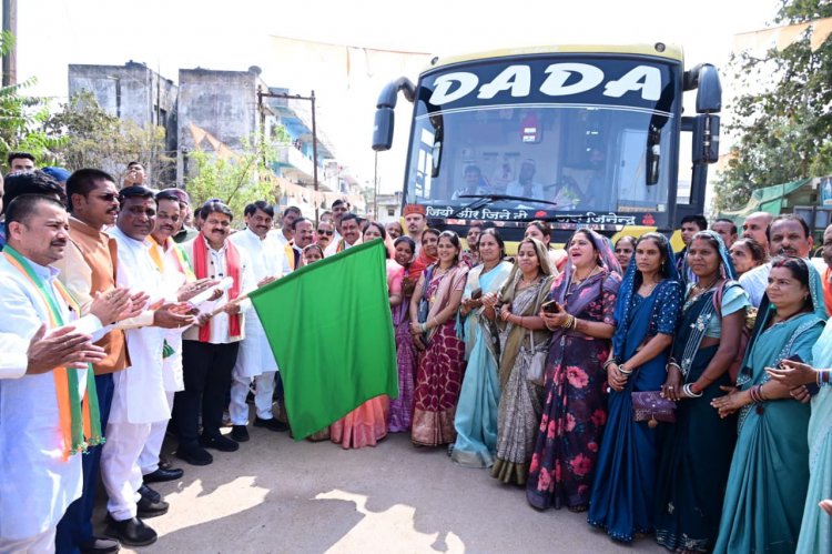 उन्नत पशुपालन एवं डेयरी प्रबंधन सीखने बनासकाठा गुजरात रावाना हुए कबीरधाम के पशुपालक और बिहान की दीदियां