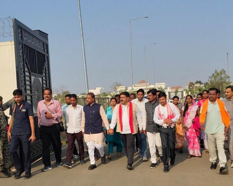 बनासकांठा, गुजरात के शैक्षणिक भ्रमण पर रवाना हुए बस्तर के पशुपालक और बिहान समूह की दीदियां