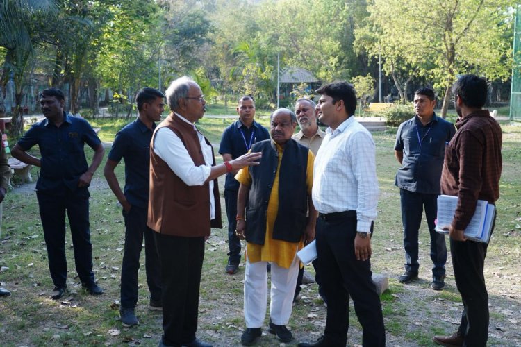 बृजमोहन अग्रवाल शंकर नगर मेन रोड पहुंचे, शंकर नगर क्षेत्र में लंबे समय से बनी ट्रैफिक जाम की समस्या पर गंभीरता से संज्ञान लेते हुए उन्होंने संबंधित अधिकारियों को निर्देश दिए।