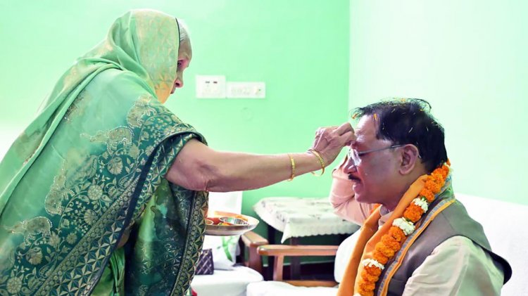 माँ का आशीर्वाद और अपार जनस्नेह : बगिया में आत्मीयता के साथ मना मुख्यमंत्री का जन्मदिन