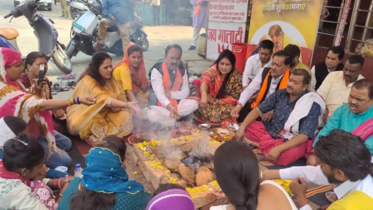 मुख्यमंत्री साय के स्वस्थ्य, मंगलमय, दीर्घायु जीवन के लिए काली मंदिर में हुआ यज्ञ, हवन, पूजन