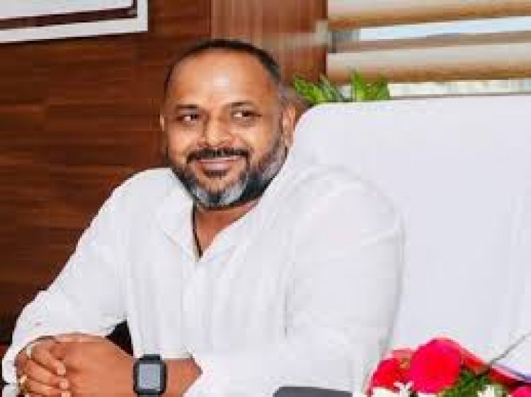 वित्त मंत्री ओ पी, आमजनों को पहना दिये टोपी-सुशील सन्नी अग्रवाल