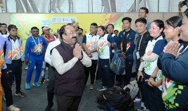 विजेताओं को दिए पदक, खिलाड़ियों से मिलकर हौसला अफजाई की