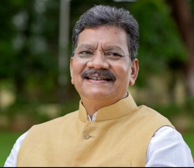 नेता प्रतिपक्ष डॉ. चरणदास महंत ने होली की प्रदेशवासियों को दी बधाई शुभकामनाएं।