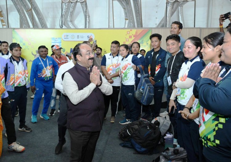 विजेताओं को दिए पदक, खिलाड़ियों से मिलकर हौसला अफजाई की