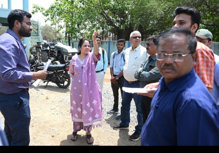 महापौर  मीनल चौबे ने जल कार्यों में लापरवाही पर सख्त रुख अपनाते हुए अधिकारियों एवं एजेंसी को कड़ी चेतावनी दी है
