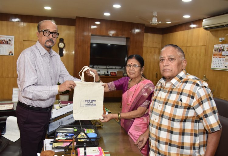  राज्यपाल श्री डेका से नो प्लास्टिक कैंपेन की ब्रांड एंबेसडर श्रीमती आप्टे ने की मुलाकात