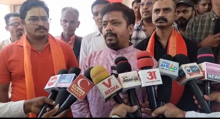 दिव्य शक्तियों का दावा करने वाले प्रेमा साईं को अपनी जान की सुरक्षा मांगने जाना पड़ा थाने