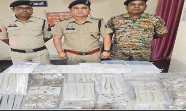 कार की सीट के नीचे छिपा था 9 करोड़ 27 लाख 84 हजार 220 का सोना, 3 गुजराती गिरफ्तार