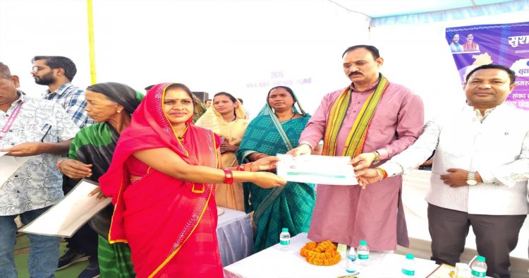 मझौली शिविर में सविता को मौके पर मिला आयुष्मान कार्ड, ग्रामीणों की समस्याओं का हुआ त्वरित निराकरणस्वास्थ्य मंत्री श्याम बिहारी जायसवाल