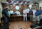 CAIT  छत्तीसगढ़ ने व्यापारिक संगठनों के प्रतिनिधियों के साथ पेट्रोल-डीजल आपूर्ति को लेकर कलेक्टर को सौंपा ज्ञापन