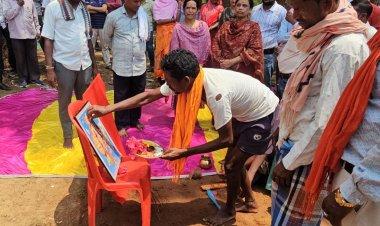 विधायक सुश्री लता उसेंडी ने उमरगांव (ब) में 12.85 लाख रुपये के व्यवसायिक परिसर निर्माण कार्य का किया भूमिपूजन ग्रामीणों से संवाद कर सुनी समस्याएं एवं मांगें