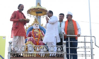  उप मुख्यमंत्री  अरुण साव ने सर्वसुविधायुक्त वेंटिलेटर एंबुलेंस का किया लोकार्पण, सर्व समाज के जरूरतमंदों को मिलेगा बड़ा लाभ