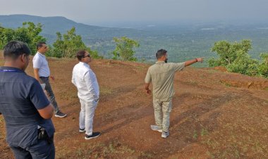 छत्तीसगढ़ पर्यटन मंडल के प्रबंध संचालक  विवेक आचार्य और अध्यक्ष  नीलू शर्मा ने प्रमुख पर्यटन स्थल राजमेरगढ़ का किया दौरा