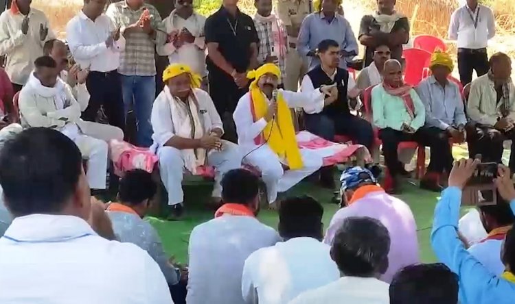 उप मुख्यमंत्री  अरुण साव ने आम पेड़ के नीचे लगाई चौपाल
