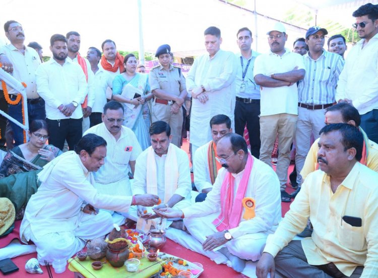 विकास की नई इबारत लिख रहा बिलासपुर, योजनाओं का लाभ अंतिम व्यक्ति तक पहुंचाना हमारी प्रतिबद्धता : केंद्रीय राज्य मंत्री  तोखन साहू
