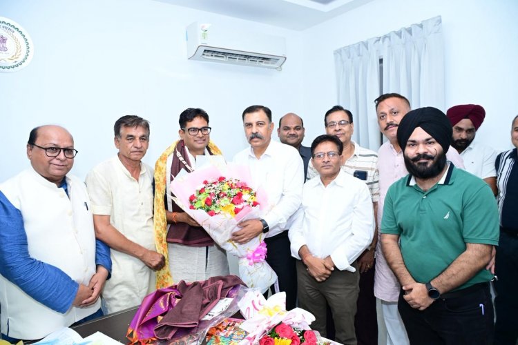 व्यापार एवं उद्योग जगत के प्रतिनिधियों ने CAIT छत्तीसगढ़ के साथ वित्त मंत्री  ओपी चौधरी को जन्मदिन की शुभकामनाएँ दी