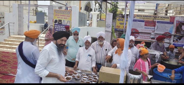 रायपुर समेत पूरे छत्तीसगढ़ में सिक्खों के पांचवें गुरु अर्जन देव जी का शहीदी दिवस श्रद्धा से मनाया गया, राहगीरों को पिलाई छबील
