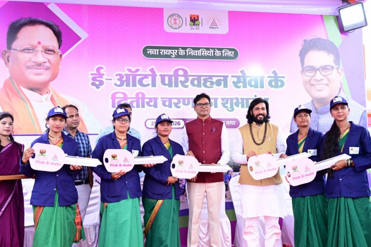  पिंक ऑटो योजना का विस्तार: 52 और महिलाओं को मिली आत्मनिर्भरता की नई राह