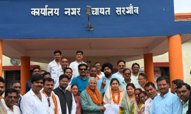 नगर पंचायत सरगाँव में नव निर्वाचित उपाध्यक्ष पूजा कमल कौशिक को पूर्व विधानसभा अध्यक्ष धरमलाल कौशिक ने दी बधाई