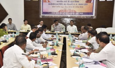 शिक्षा मंत्री गजेंद्र यादव ने बस्तर संभाग की शिक्षा व्यवस्था की समीक्षा की