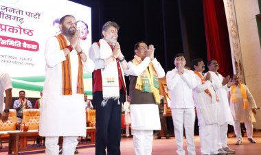 प्रधानमंत्री नरेंद्र मोदी के नेतृत्व में समृध्द, शक्तिशाली एवं सशक्त भारत का निर्माण हो रहा है