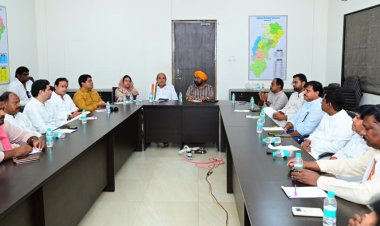 नकटी प्रभावितो के साथ पदयात्रा कर प्रदेश कांग्रेस अध्यक्ष दीपक बैज राजभवन जायेंगे 
