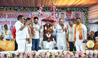 ग्राम बरौदा में यादव महासम्मेलन और सामाजिक भवन का लोकार्पण; मुख्यमंत्री साय के साथ शामिल हुए विधायक अनुज