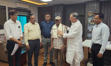  हौसलों की उड़ान: दिव्यांगता को मात देकर चितुराम नाग बने आत्मनिर्भरता की मिसाल