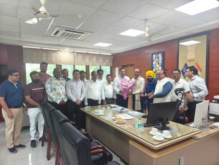 अमर पारवानी के नेतृत्व में व्यापारिक एवं कर संबंधी विषयों पर हुई सकारात्मक चर्चा एवं व्यापारियों की जागरूकता हेतु संयुक्त कार्यक्रम आयोजित करने पर बनी सहमति