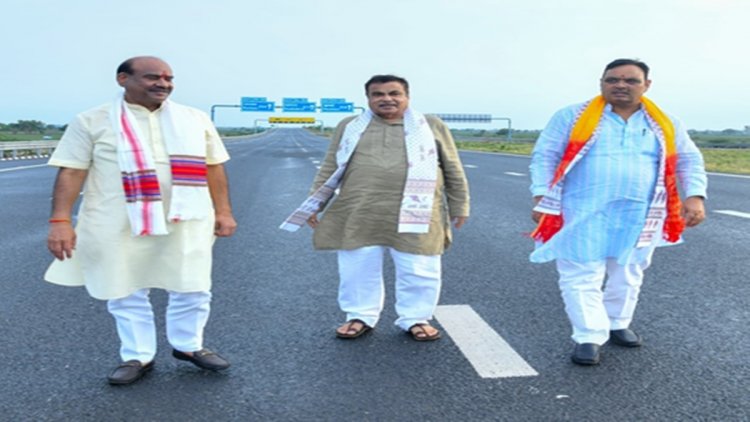 नितिन गडकरी ने दिल्ली-मुंबई एक्सप्रेसवे का निरीक्षण किया, राजस्थान में सुरक्षा उपायों की समीक्षा की