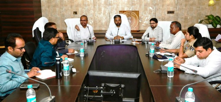 बारिश को देखते हुए संवेदनशील स्थानों पर निगाह रखें राजस्व अधिकारी: कलेक्टर