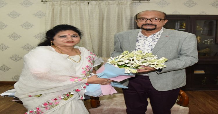 राज्यपाल रमेन डेका से महिला आयोग की नव नियुक्त अध्यक्ष डॉ. ममता साहू ने भेंट की….