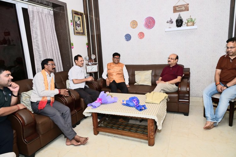 सेवा, सुशासन और जनकल्याण के 12 वर्ष पूर्ण होने पर विशेष जनसंपर्क अभियान के तहत वित्त मंत्री  ओ.पी. चौधरी ने प्रबुद्ध नागरिकों से किया संवाद
