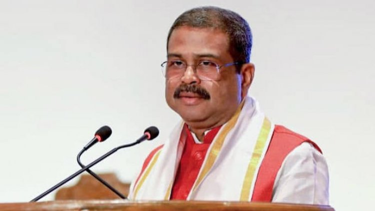  धर्मेंद्र प्रधान ने देश के शिक्षा मंत्री के पद से इस्तीफा दिया