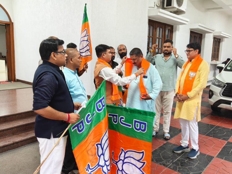 संत शिरोमणि रविदास जी की 650वीं जयंती के निमित्त पवित्र माटी व जल लाने भाजपा का प्रतिनिधिमण्डल वाराणसी रवाना