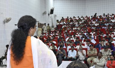 जिला प्रशासन कोण्डागांव द्वारा जिले में पहली बार जिला स्तरीय इन्फ्लुएंसर मीट-2026 का आयोजन स्थानीय ऑडिटोरियम में किया गया।