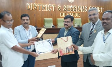 जिला न्यायालय बिलासपुर में हुआ ‘न्यायिक गौरव सम्मान 2.0’, मेधावी बच्चों और उत्कृष्ट कर्मचारियों का सम्मान