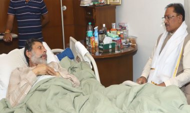 स्वास्थ्य लाभ ले रहे जगदलपुर विधायक किरण सिंह देव से मिले मुख्यमंत्री विष्णुदेव साय