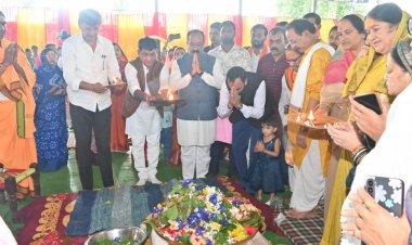 उप मुख्यमंत्री  अरुण साव महारुद्राभिषेक में हुए शामिल