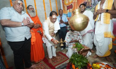 मुख्यमंत्री  विष्णुदेव साय ने बाबा कर्मेश्वर का किया रुद्राभिषेक, प्रदेशवासियों की सुख-समृद्धि और खुशहाली की कामना की