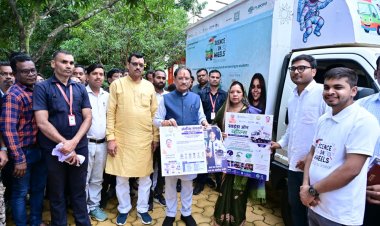 मुख्यमंत्री ने ‘साइंस ऑन व्हील्स’ को दिखाई हरी झंडी, अब स्कूलों तक पहुंचेगी प्रयोगों की चलती-फिरती विज्ञानशाला