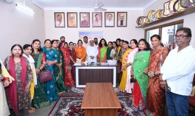 जगन्नाथ मंदिर में 2100 माताओं-बहनों ने भगवान जगन्नाथ को बांधा रक्षा सूत्र, श्रद्धा और भक्ति से गूंजा मंदिर परिसर - पुरन्दर मिश्रा