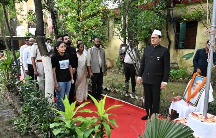 कलेक्टोरेट एवं कम्पोजिट बिल्डिंग में ध्वजारोहण